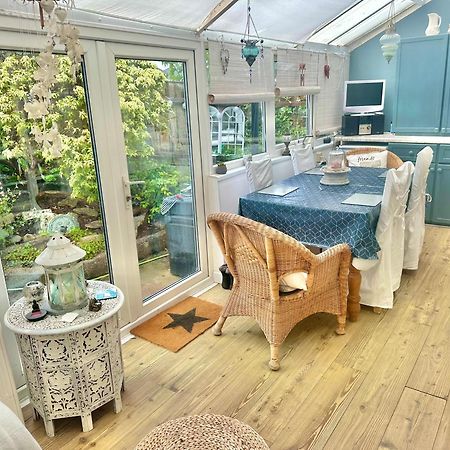 Garden Cottage - 3 Bedroom Close To Town And Beach 본머스 외부 사진