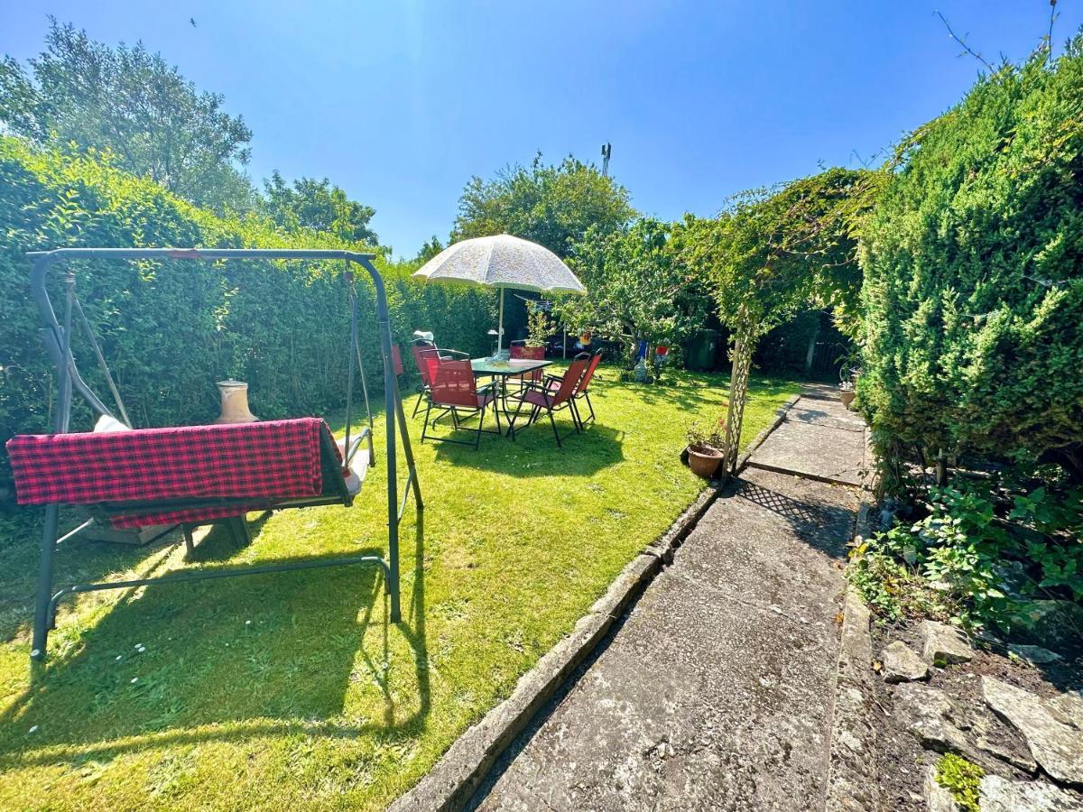 Garden Cottage - 3 Bedroom Close To Town And Beach 본머스 외부 사진