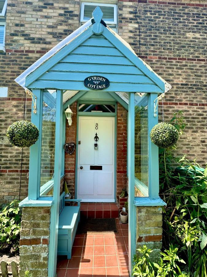 Garden Cottage - 3 Bedroom Close To Town And Beach 본머스 외부 사진