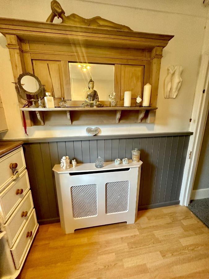 Garden Cottage - 3 Bedroom Close To Town And Beach 본머스 외부 사진