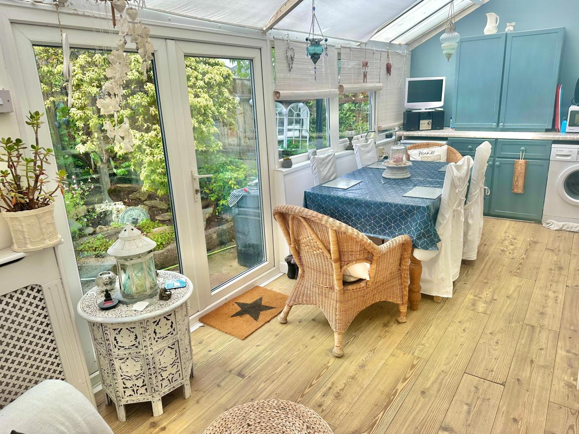 Garden Cottage - 3 Bedroom Close To Town And Beach 본머스 외부 사진