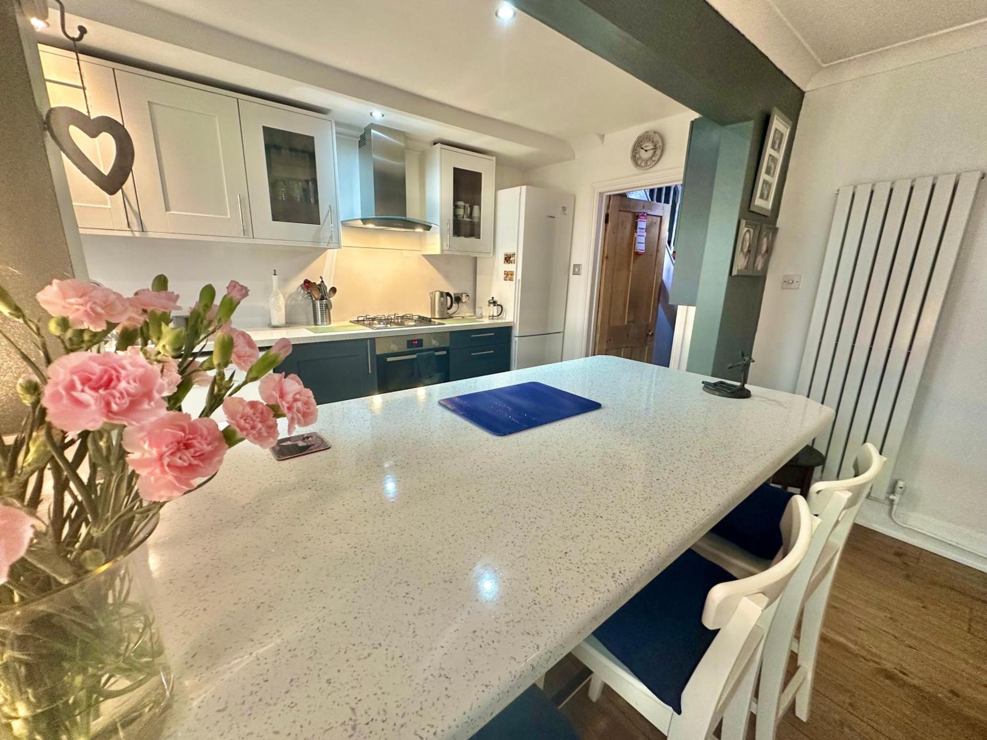Garden Cottage - 3 Bedroom Close To Town And Beach 본머스 외부 사진