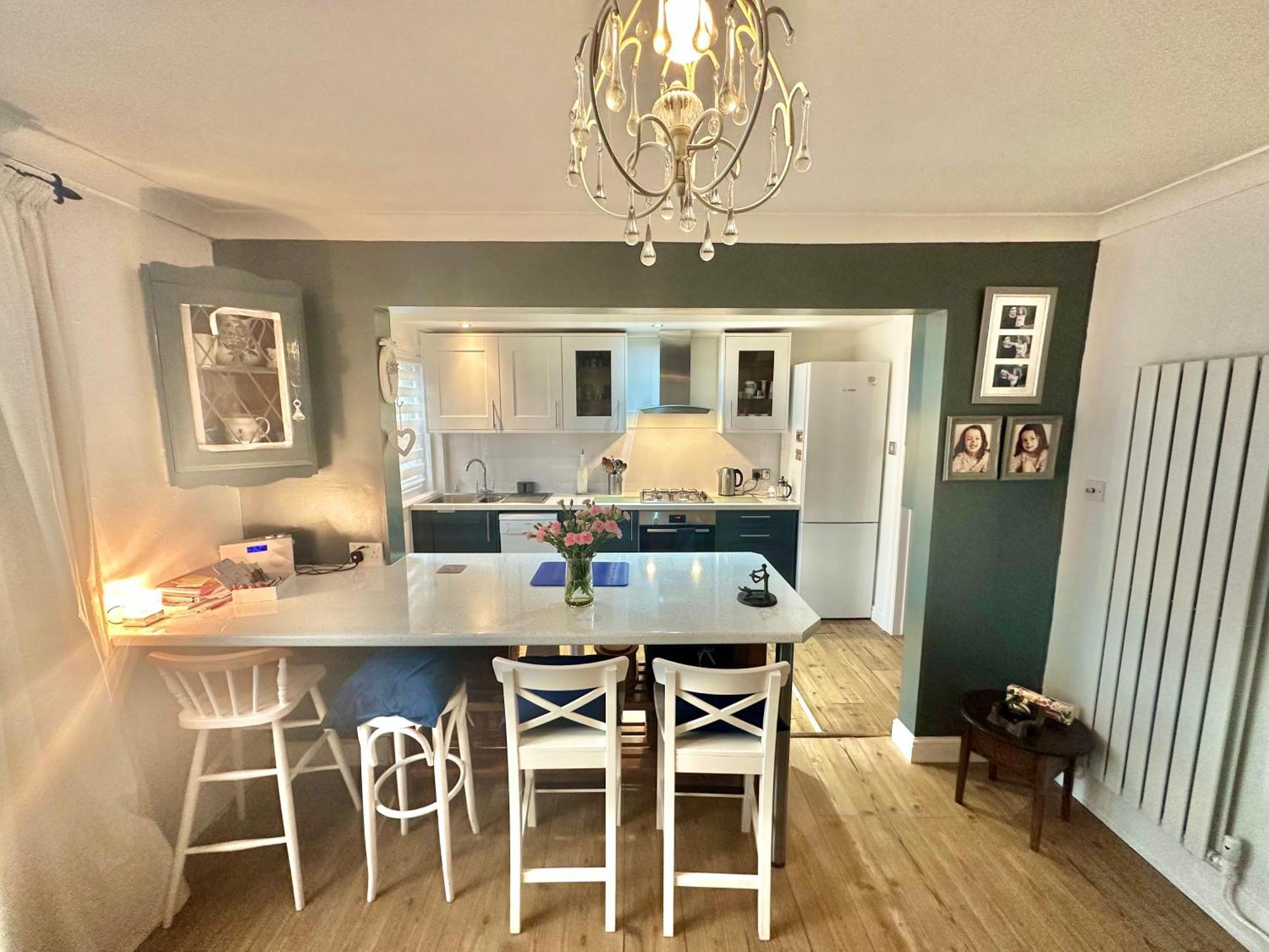 Garden Cottage - 3 Bedroom Close To Town And Beach 본머스 외부 사진