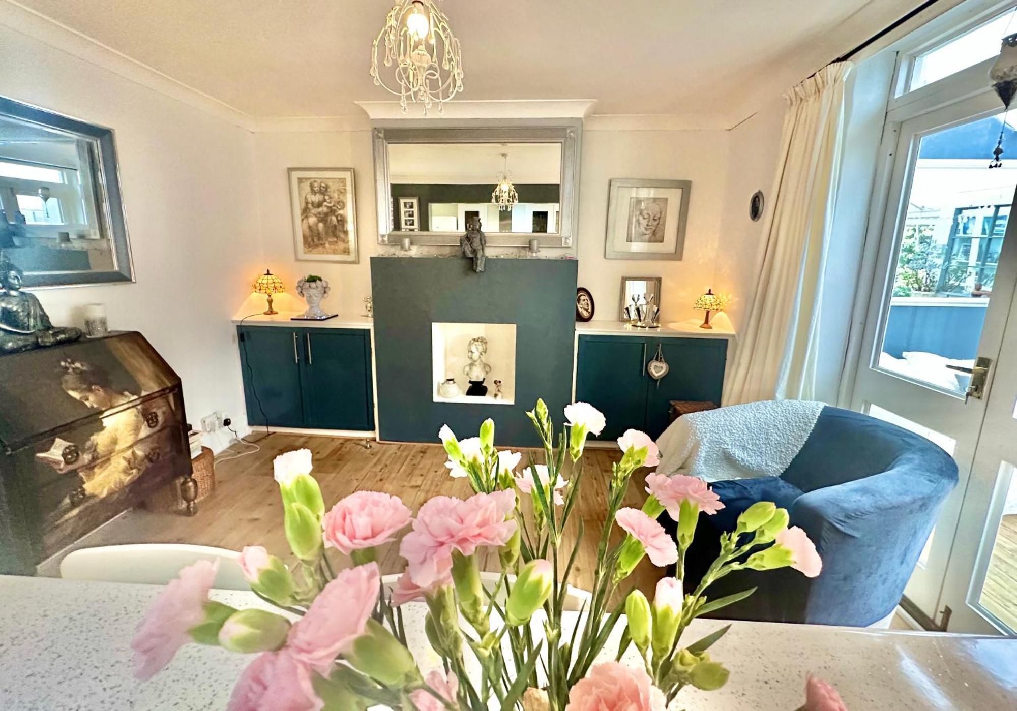 Garden Cottage - 3 Bedroom Close To Town And Beach 본머스 외부 사진